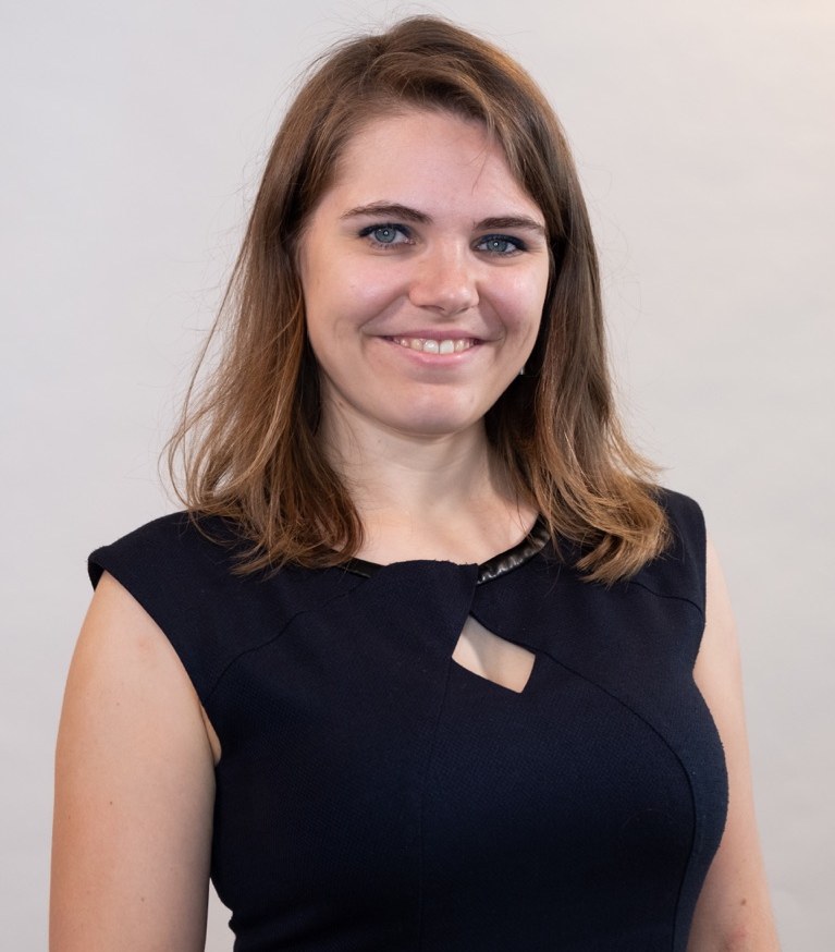 Porträt von Indra Lucy Burkart